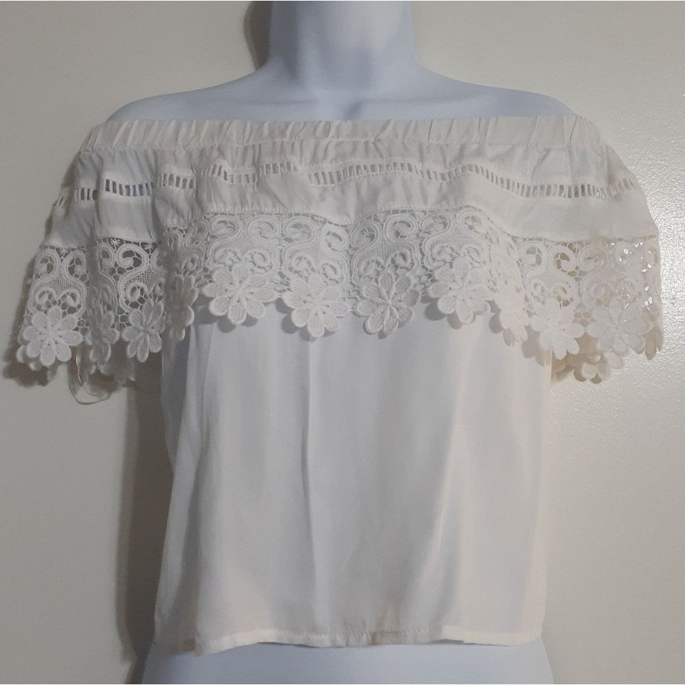 LF Floral Embroidered Off-White Off-Shoulder Boho Crop Top 6 NWT